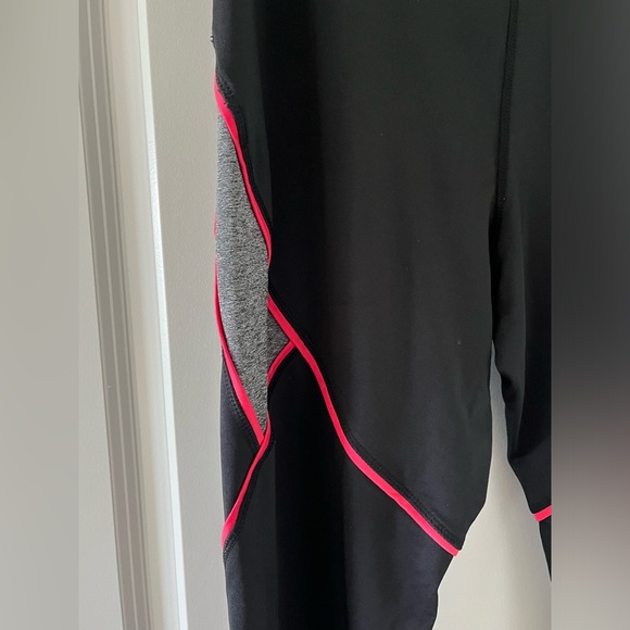 Maternity workout leggings size XL - Picture 4 of 6